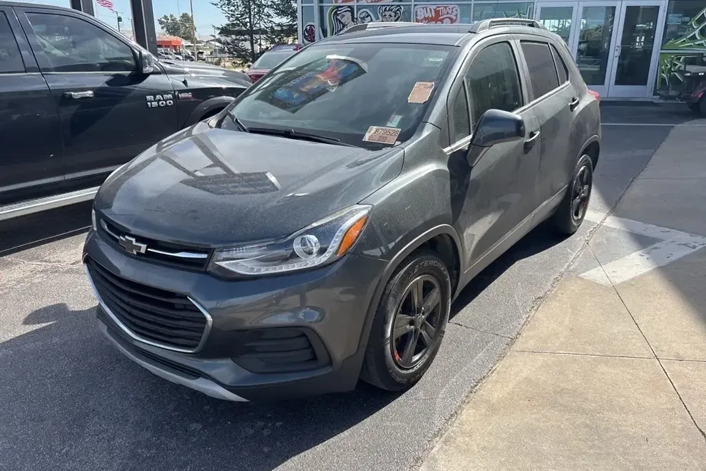 2020 Chevrolet Trax LT photo 1