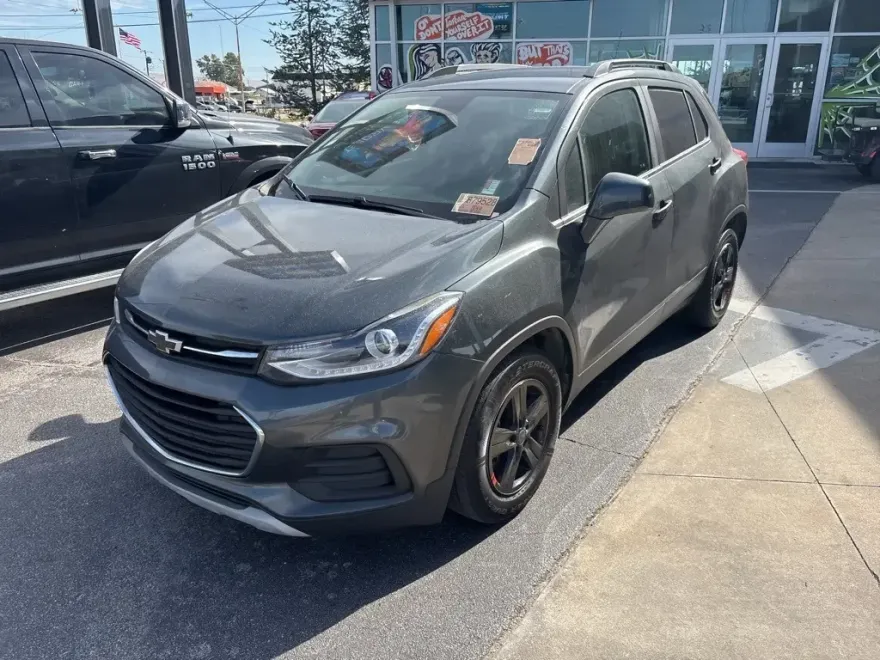 2020 Chevrolet Trax LT photo 1