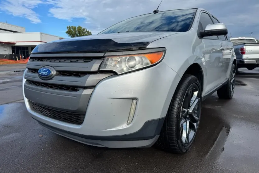 2013 Ford Edge SEL photo 1