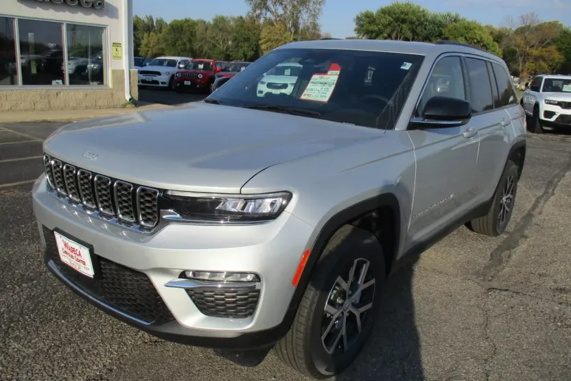 2025 Jeep Grand Cherokee Limited photo 1