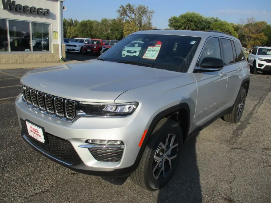 2025 Jeep Grand Cherokee Limited photo 1