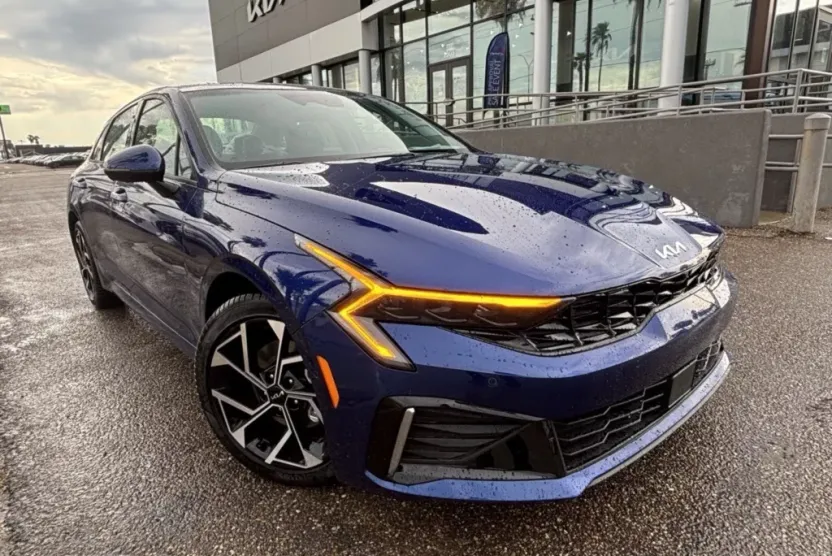 2026 Kia K5 GT-Line photo 1