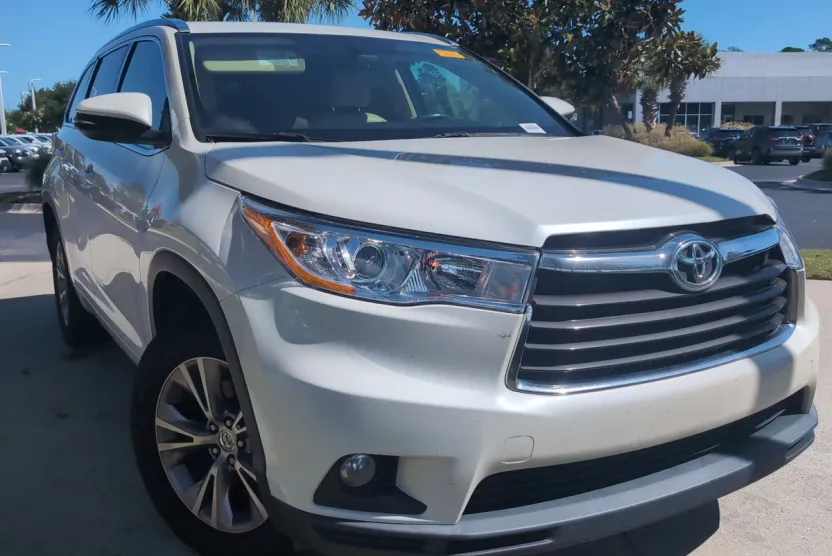 2015 Toyota Highlander Base Hybrid photo 1