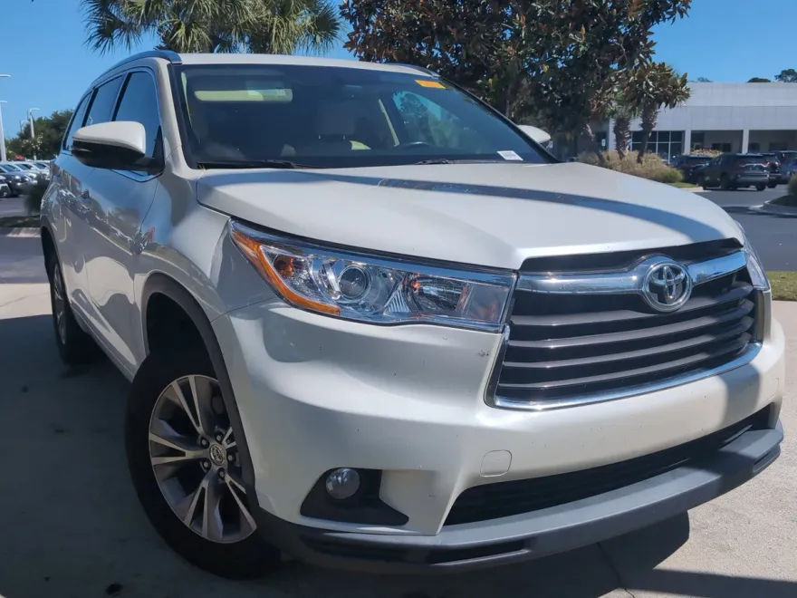 2015 Toyota Highlander Base Hybrid photo 1
