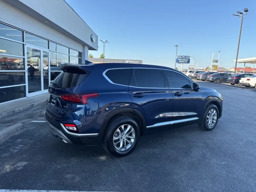 2019 Hyundai Santa Fe SEL photo 1