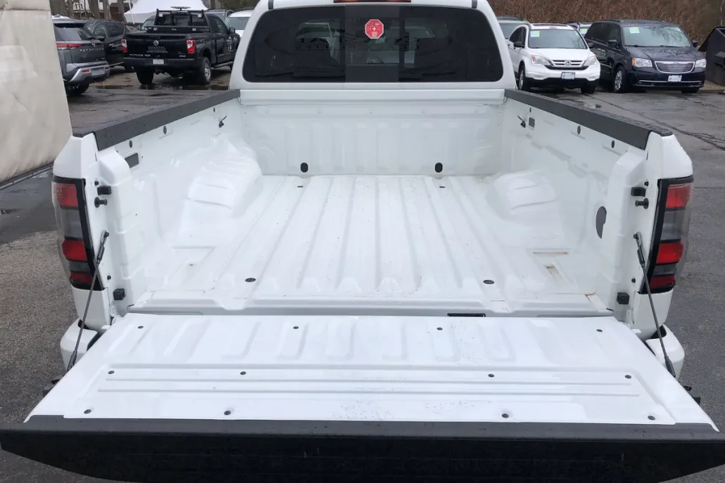 2025 Nissan Frontier SV photo 1