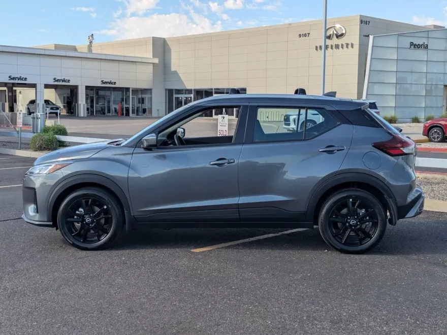 2024 Nissan Kicks SV photo 1