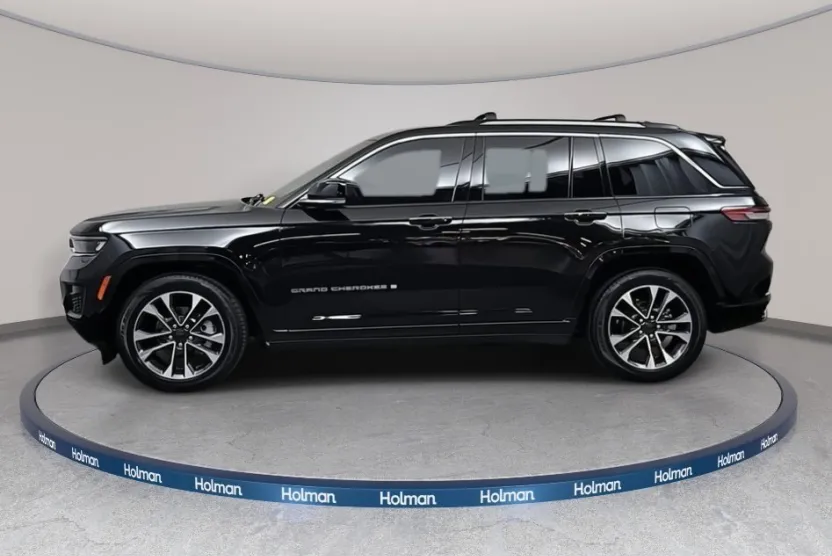2022 Jeep Grand Cherokee Overland photo 1