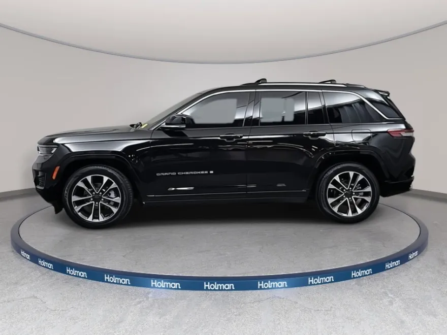 2022 Jeep Grand Cherokee Overland photo 1