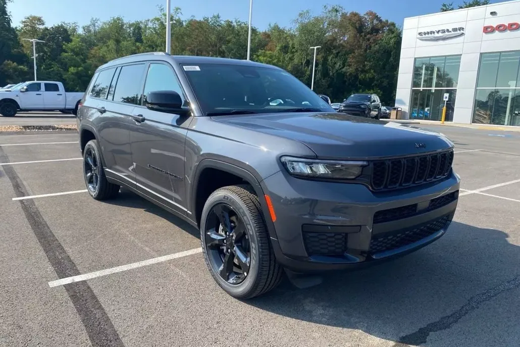 2025 Jeep Grand Cherokee Altitude X photo 1