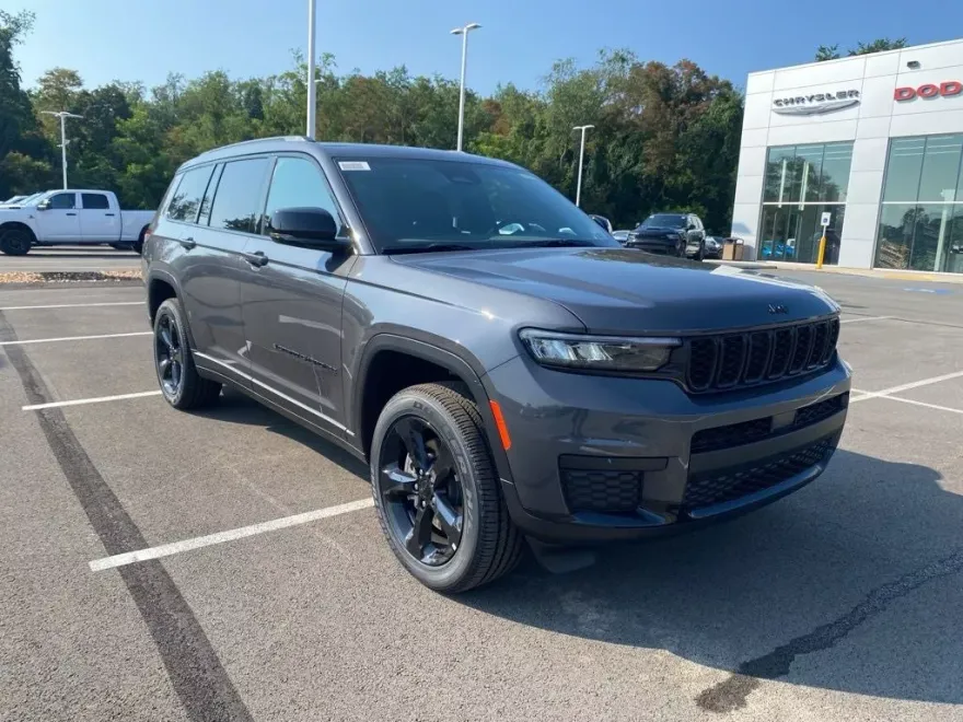 2025 Jeep Grand Cherokee Altitude X photo 1