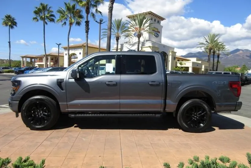 2025 Ford F-150 XLT photo 1