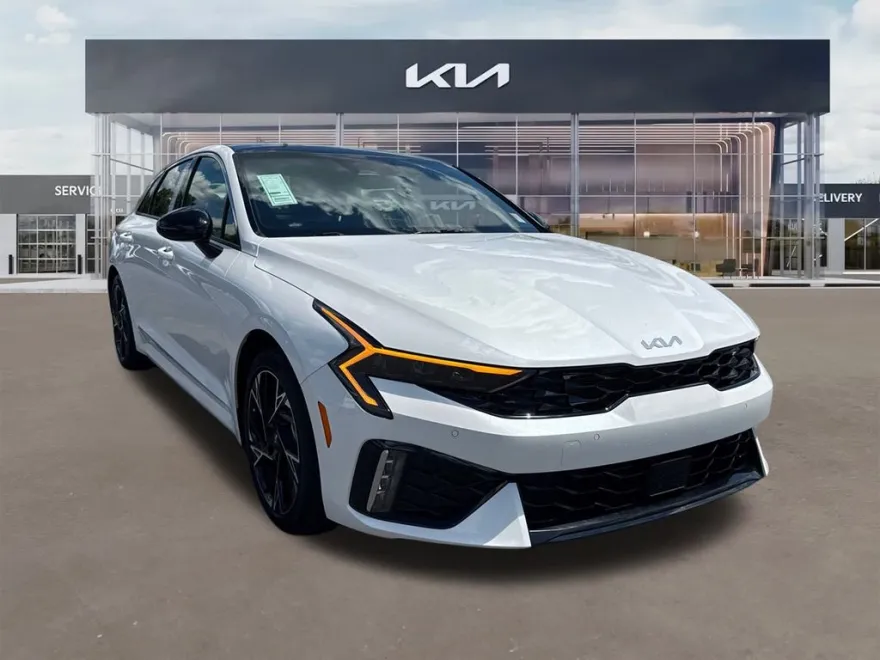 2025 Kia K5 GT-Line photo 1