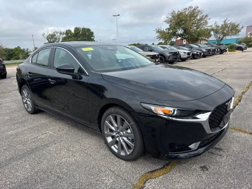 2025 Mazda Mazda3 2.5 s Preferred photo 1