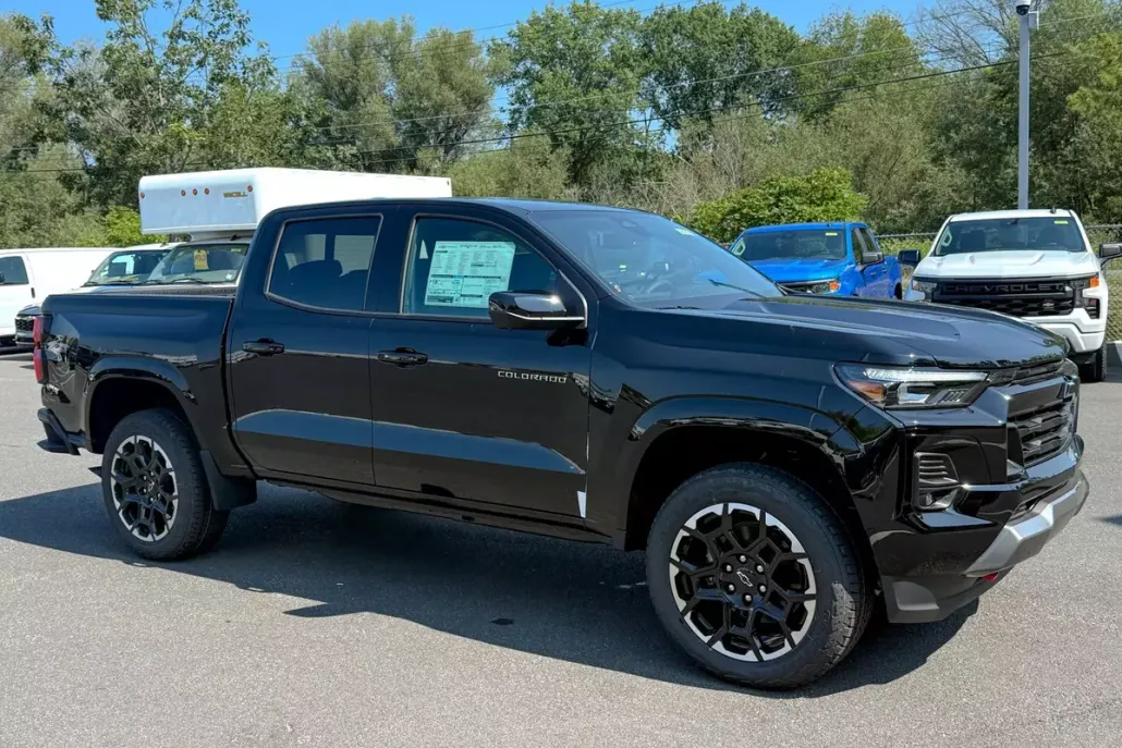 2026 Chevrolet Colorado Z71 photo 1