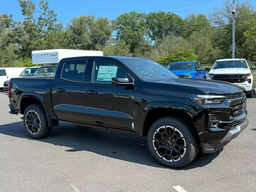 2026 Chevrolet Colorado Z71 photo 1
