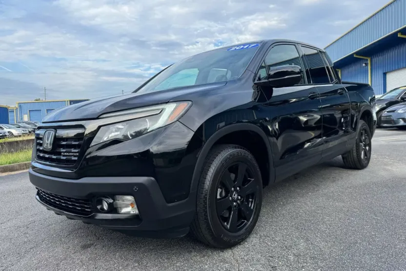2017 Honda Ridgeline Black Edition photo 1