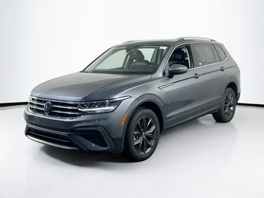 2022 Volkswagen Tiguan SE photo 1