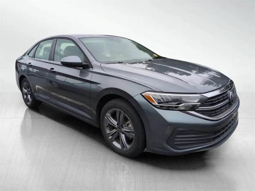 2024 Volkswagen Jetta SE photo 1