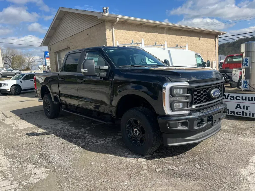 2025 Ford F-350 XL photo 1