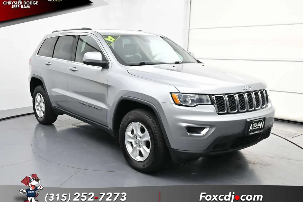 2017 Jeep Grand Cherokee Laredo photo 1