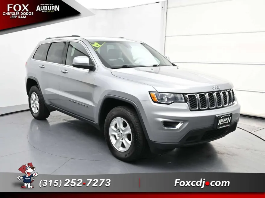2017 Jeep Grand Cherokee Laredo photo 1