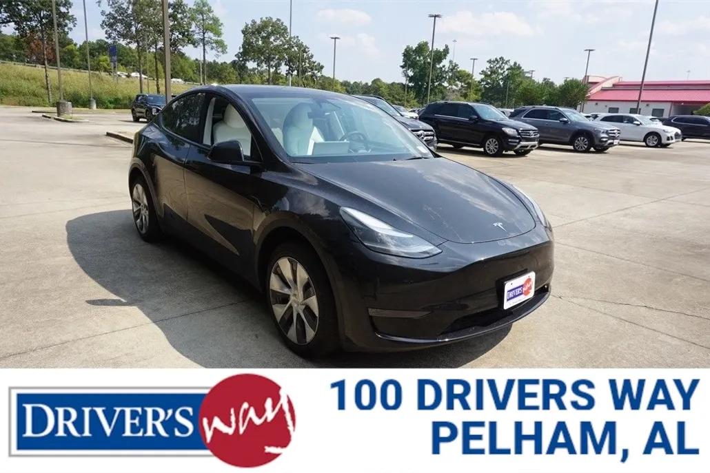 2024 Tesla Model Y Long Range photo 1