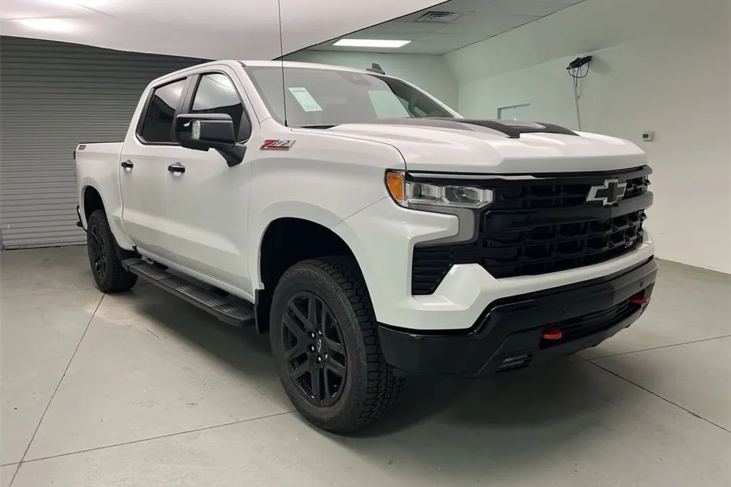 2025 Chevrolet Silverado 1500 LT Trail Boss photo 1