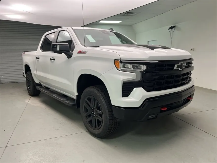 2025 Chevrolet Silverado 1500 LT Trail Boss photo 1