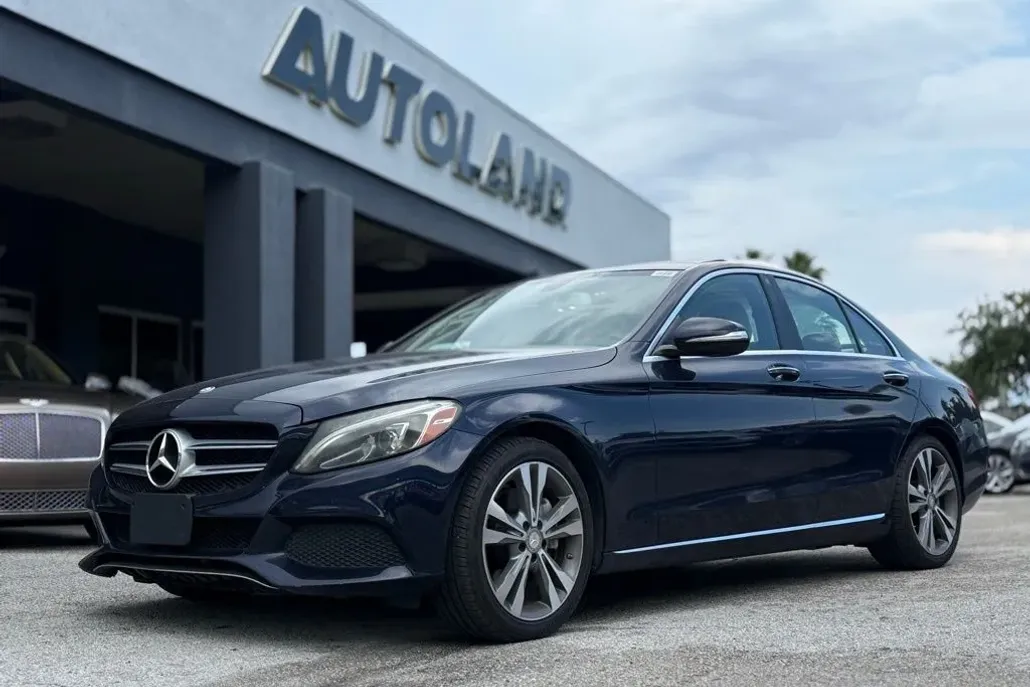 2015 Mercedes Benz C 300 photo 1