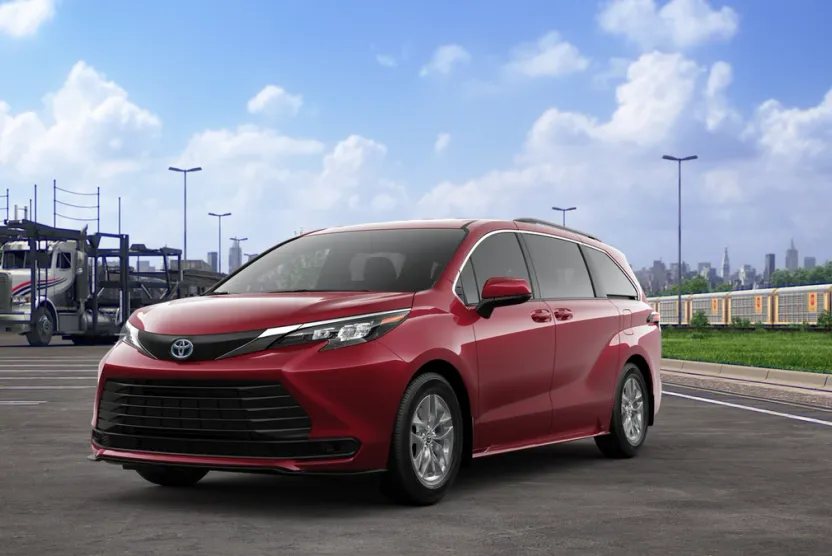 2025 Toyota Sienna LE photo 1