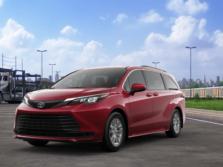 2025 Toyota Sienna LE photo 1