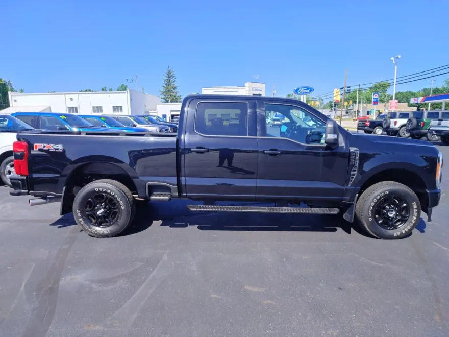2023 Ford F-250 XLT photo 1