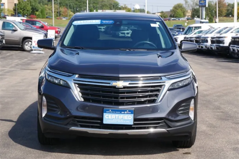 2022 Chevrolet Equinox LT photo 1