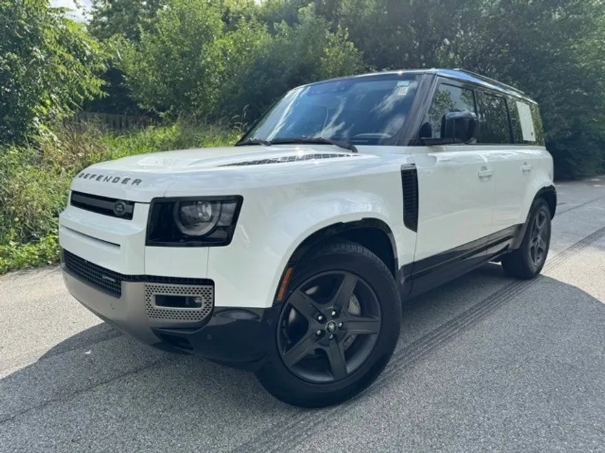 2023 Land Rover Defender 110 X-Dynamic SE photo 1