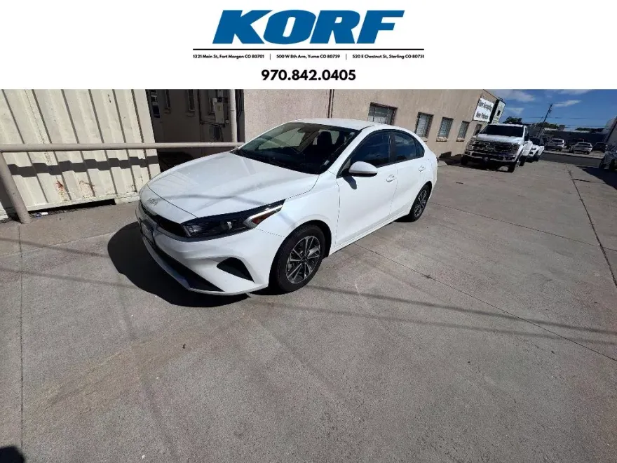 2023 Kia Forte LXS photo 1