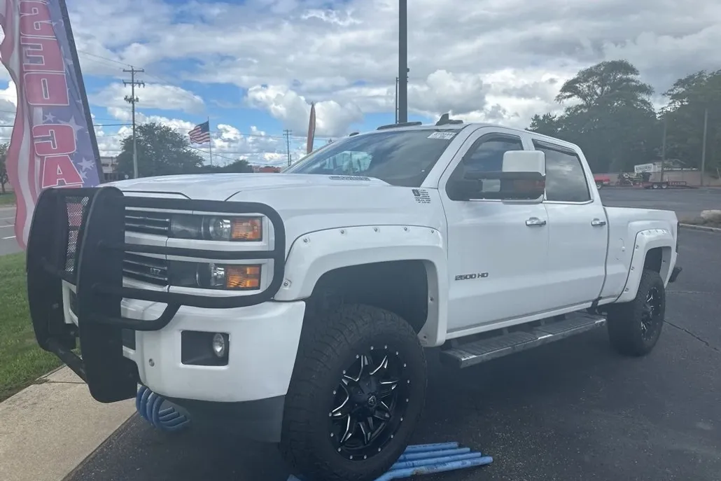 2017 Chevrolet Silverado 2500HD LTZ photo 1