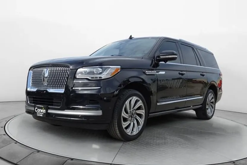 2023 Lincoln Navigator L Reserve photo 1