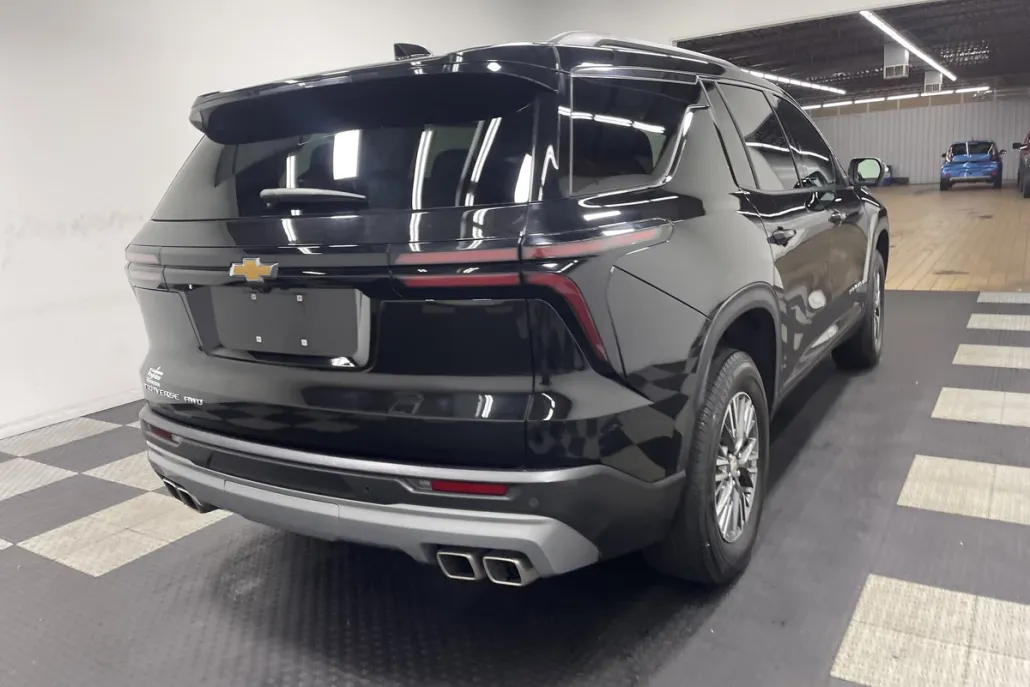2025 Chevrolet Traverse photo 1