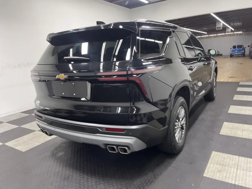 2025 Chevrolet Traverse photo 1