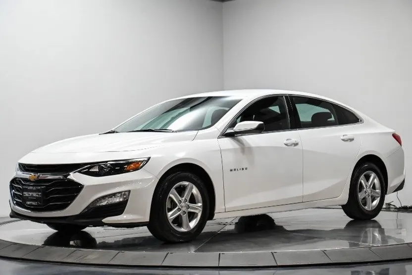 2024 Chevrolet Malibu 1LT photo 1