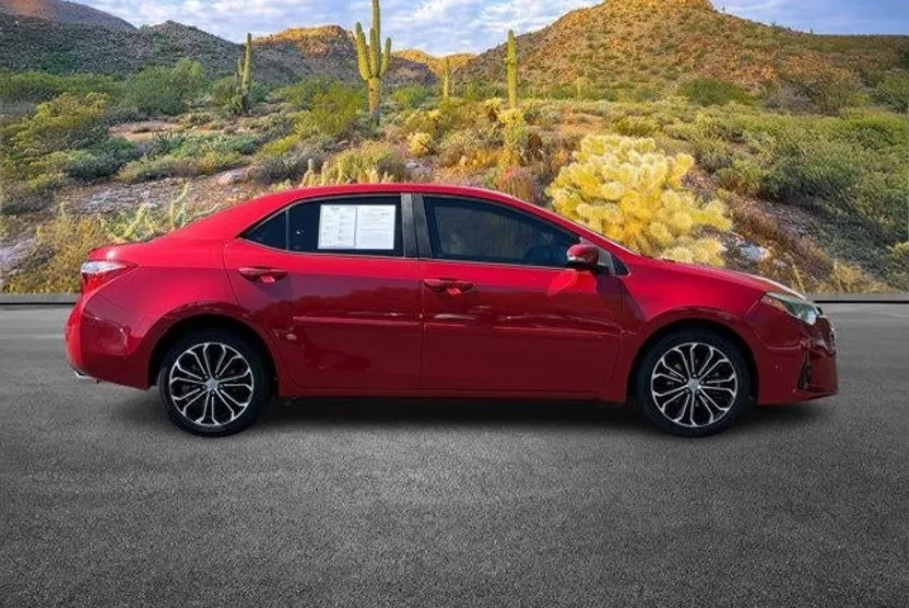 2016 Toyota Corolla L photo 1