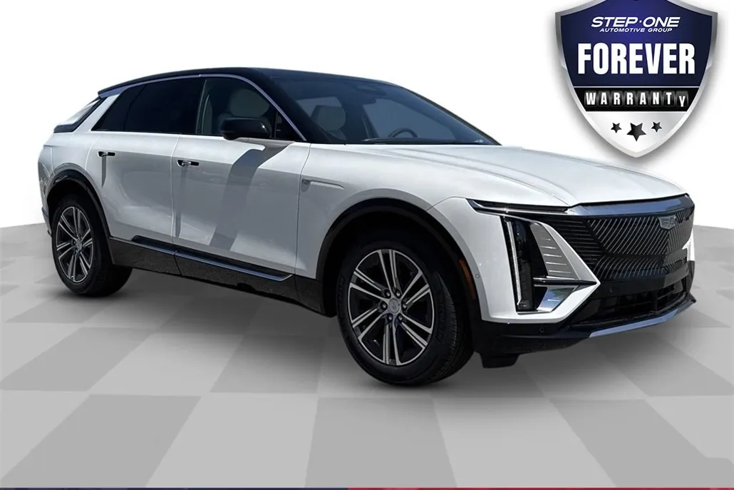2025 Cadillac Lyriq Luxury photo 1