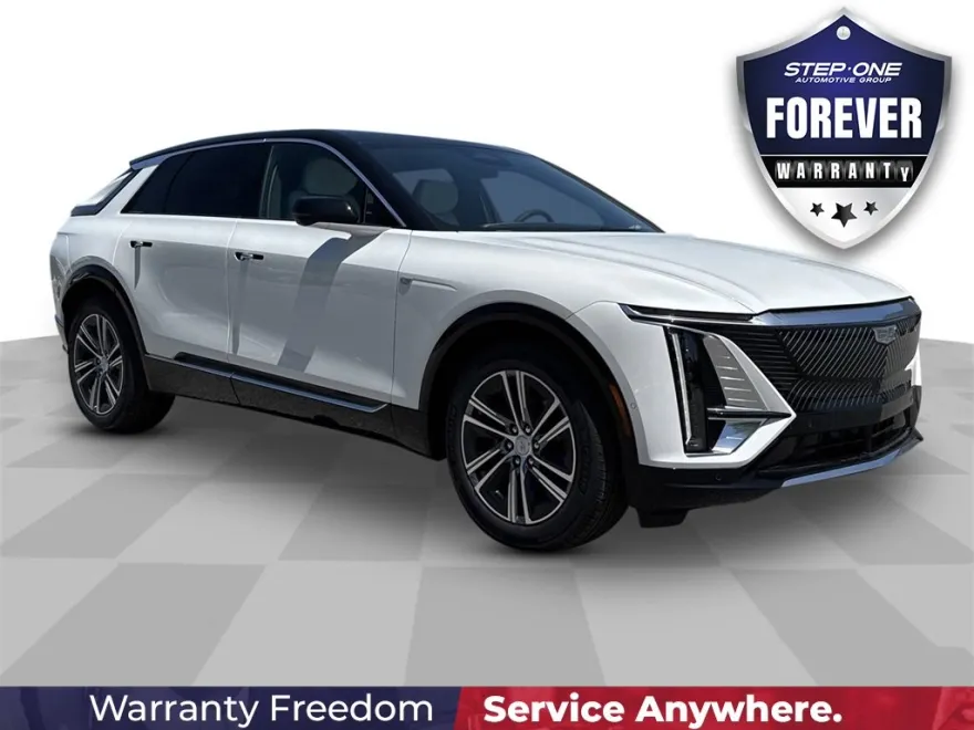 2025 Cadillac Lyriq Luxury photo 1