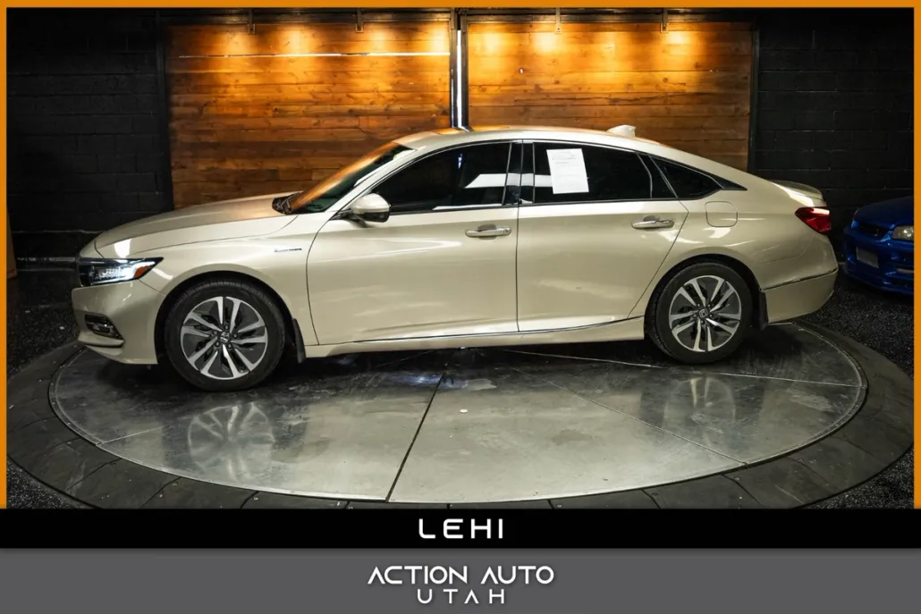 2019 Honda Accord Hybrid Touring photo 1