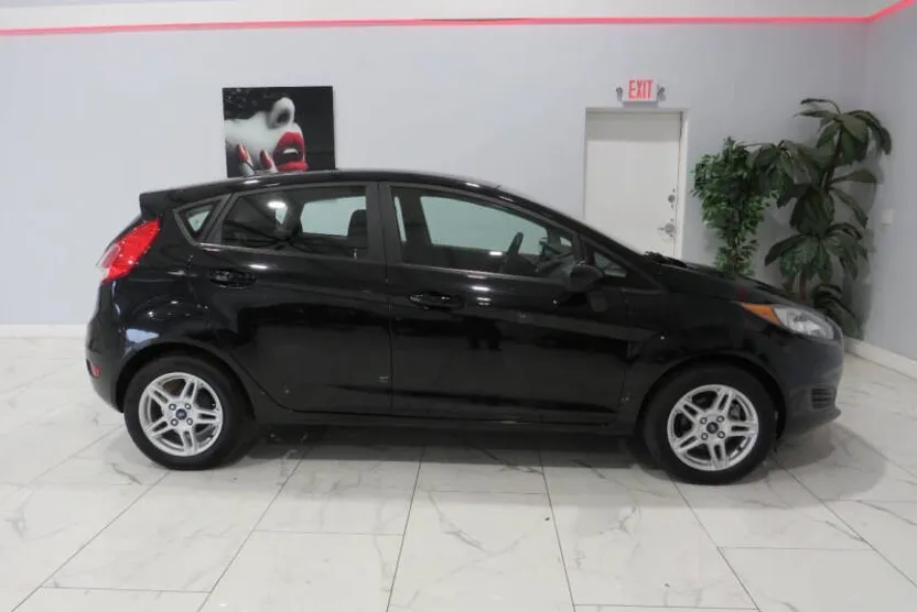 2019 Ford Fiesta SE photo 1