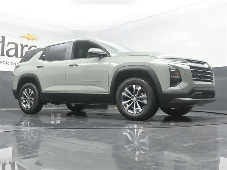 2026 Chevrolet Equinox LT photo 1