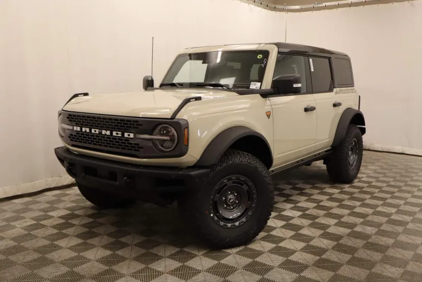 2025 Ford Bronco Badlands photo 1
