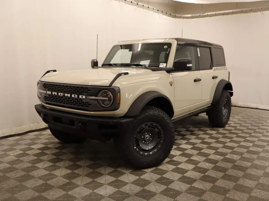 2025 Ford Bronco Badlands photo 1