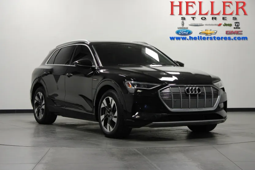 2021 Audi e-tron Premium photo 1